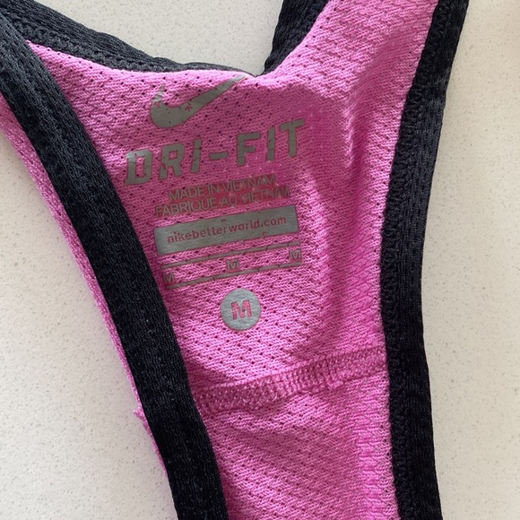 Medium pink Nike running tank - Picture 2 of 3